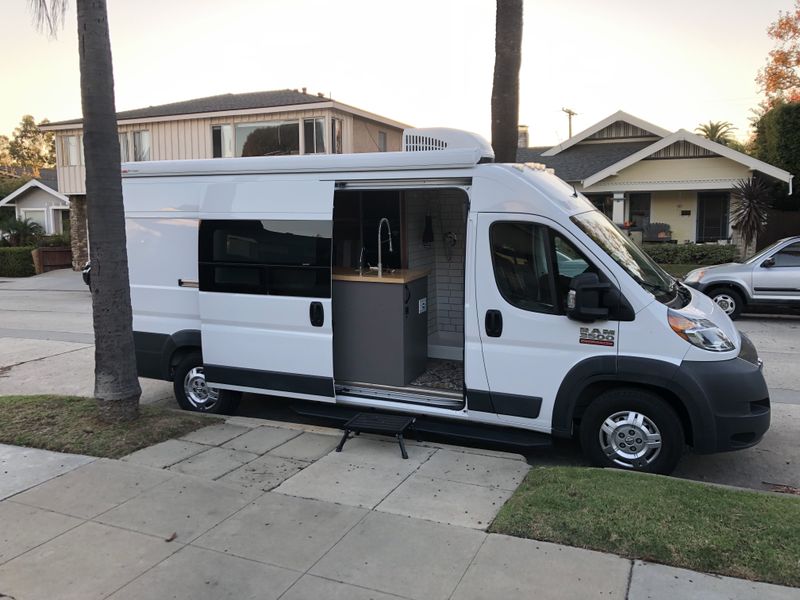 Picture 3/16 of a 2018 Ram Promaster 3500 for sale in Long Beach, California