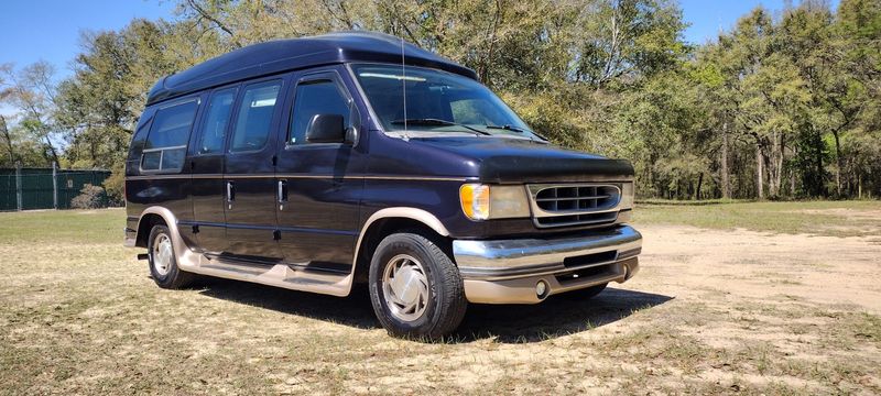 Picture 2/33 of a 2000 Ford E150 Sleeper Conversion Van  for sale in Tallahassee, Florida