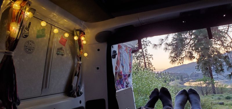 Picture 3/10 of a 2020 Recon ENVY Camper Van for sale in Portland, Oregon