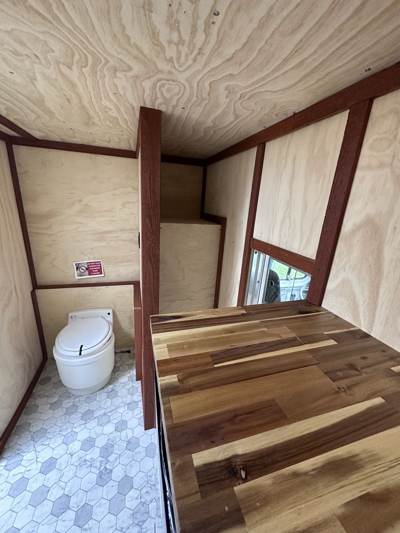 Picture 5/11 of a ford ambulance for sale in Concrete, Washington