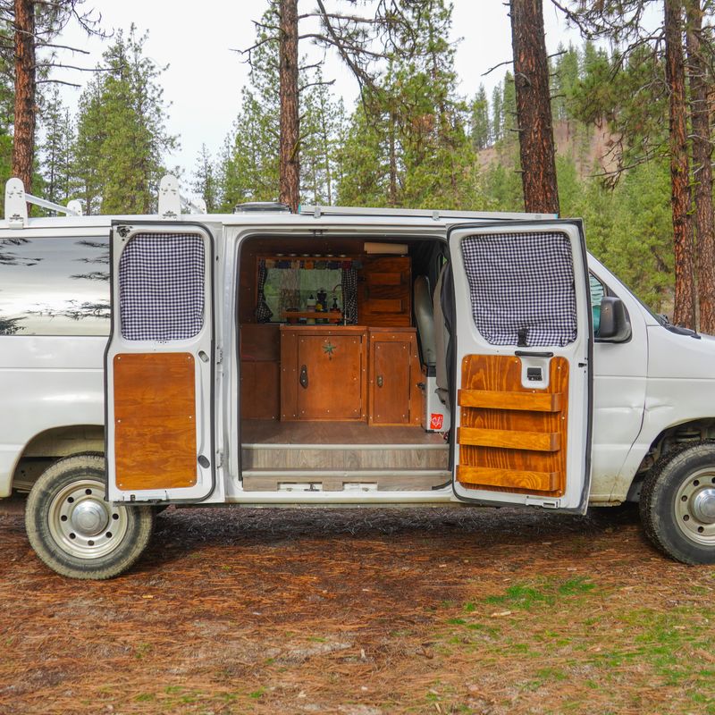 Picture 1/15 of a 2006 Ford E-350 for sale in Boise, Idaho