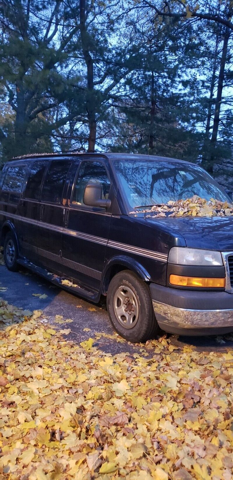 Picture 5/15 of a 2005 GMC Savana 1500 Regency Conversion for sale in Arlington Heights, Illinois
