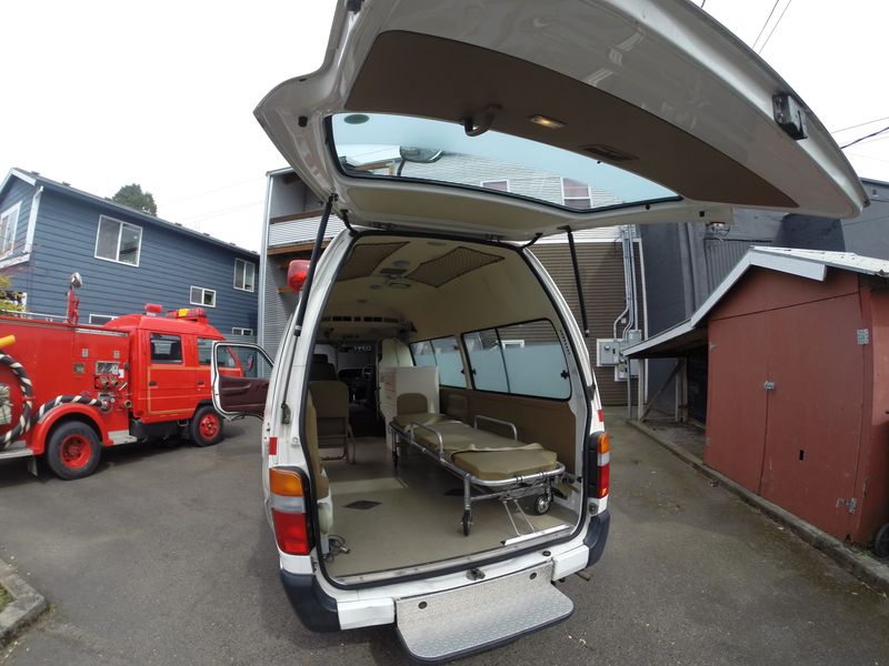 Picture 4/23 of a 1992 Toyota Hiace Commuter Ambulance for sale in Portland, Oregon