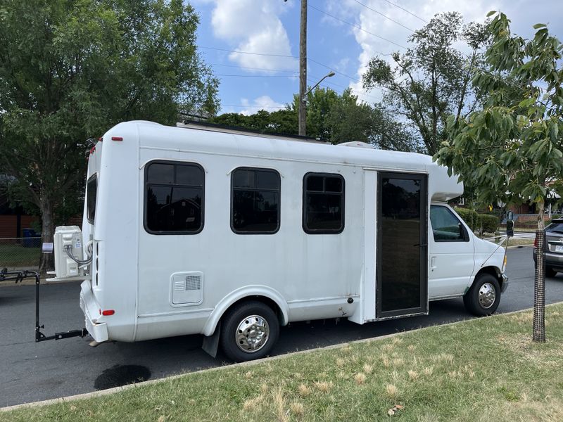 Picture 3/21 of a 1998 Ford E350 Converted Shuttle Bus for sale in Washington, District of Columbia