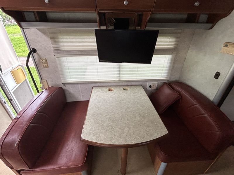 Picture 4/20 of a 2006 Itasca Navion Diesel 2.7 Mercedes-Benz for sale in Houston, Texas