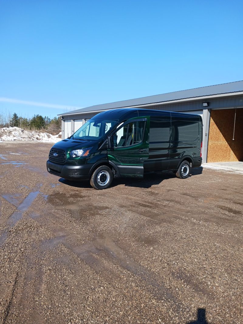 Picture 4/34 of a 2019 Transit 250 camper van for sale in Cheboygan, Michigan