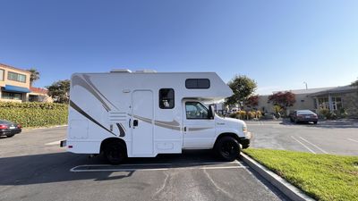 Photo of a Camper Van for sale: 2017 19ft Ford Econoline super duty 350