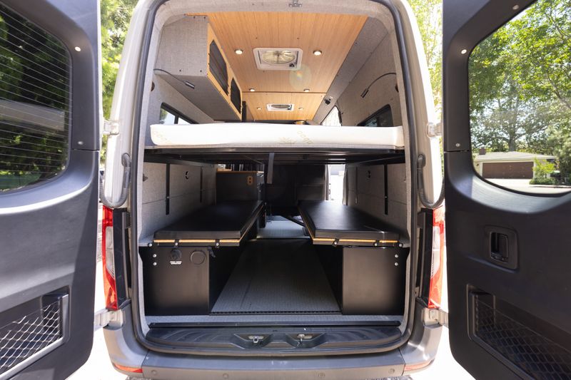 Picture 4/16 of a 2022 Vanworks Switchback 2D RWD Sprinter for sale in Huntington Beach, California