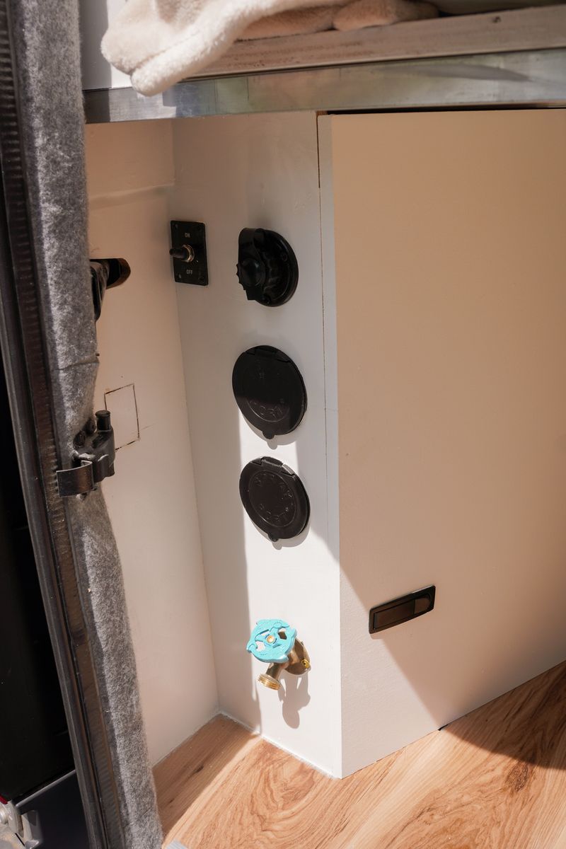 Picture 4/8 of a 2018 Mercedes-Benz sprinter 3500 170 camper conversion van for sale in Columbus, Georgia