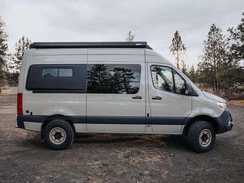 Picture 3/17 of a Luxury 4x4 off-grid Sprinter Van for sale in Bend, Oregon