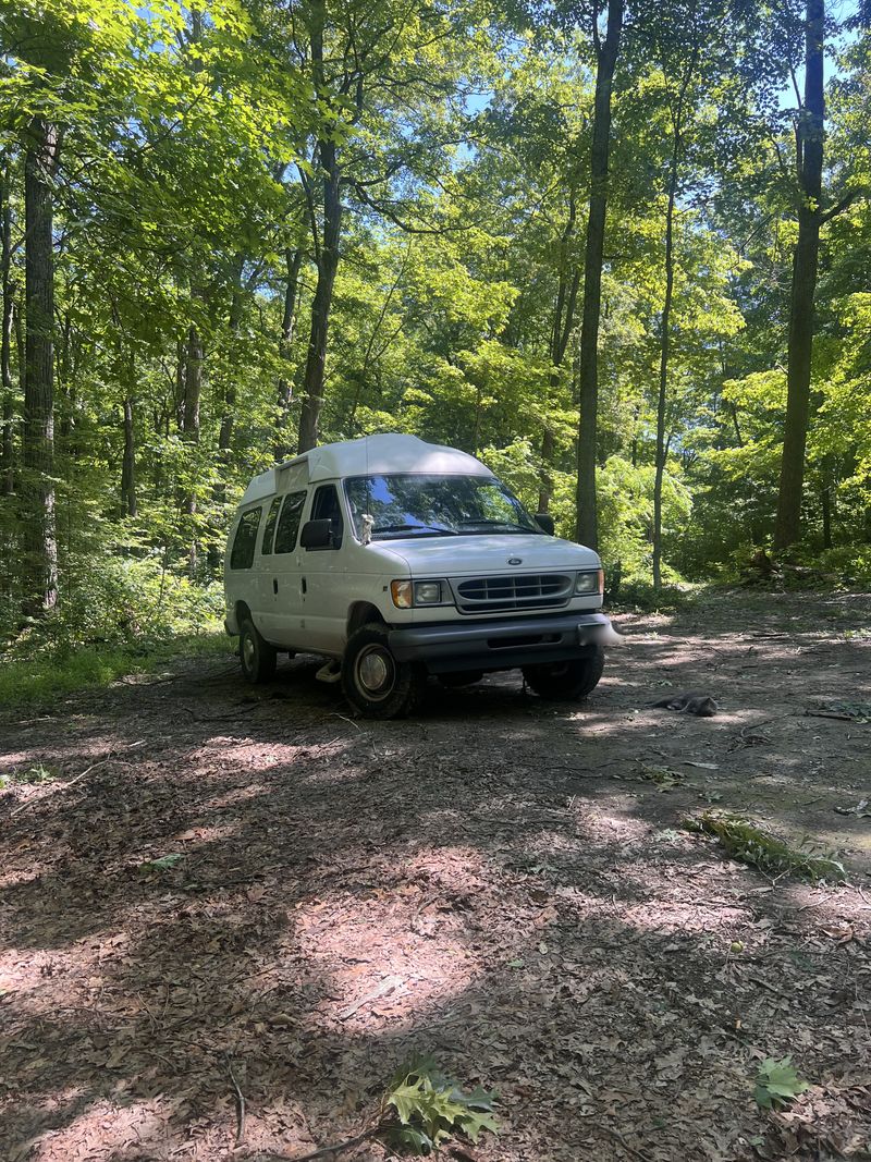 Picture 1/6 of a 2002 ford econoline for sale in Englewood, Colorado