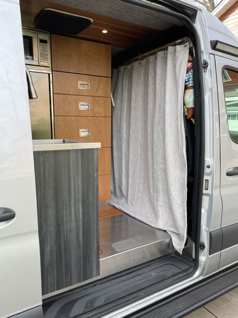 Picture 5/22 of a Mercedes-Benz Sprinter 2019 for sale in Paramus, New Jersey