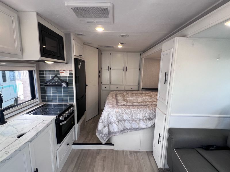 Picture 4/26 of a 2023 Coachmen Prism Select 24FSS for sale in Fountain Valley, California