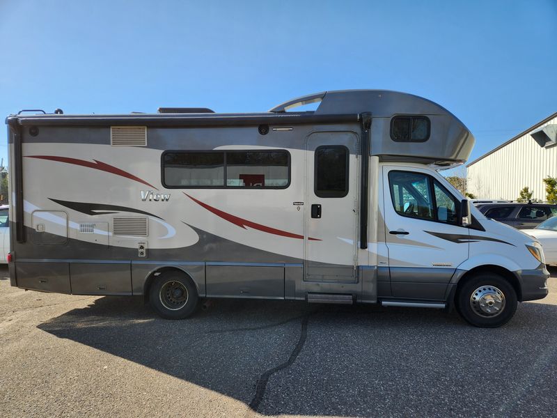 Picture 1/15 of a 2016 Winnebago View 24M for sale in Stillwater, Minnesota