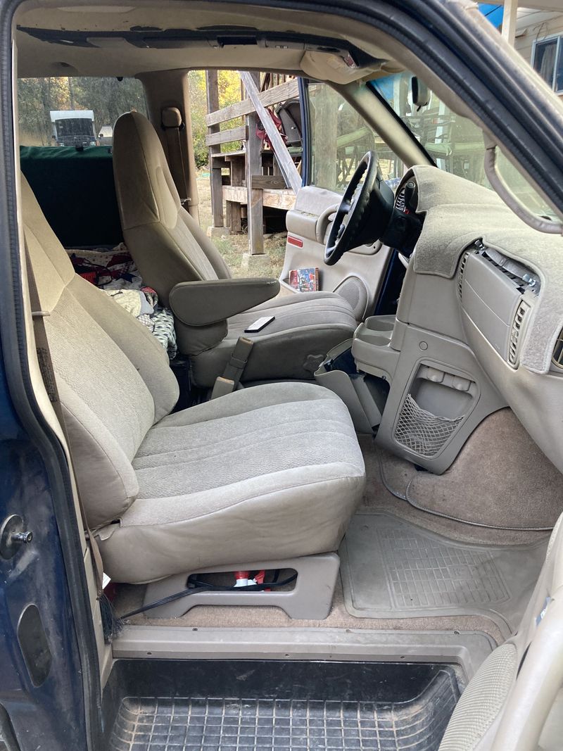 Picture 5/8 of a 2003 Chevy Astro Camper Van for sale in Mariposa, California