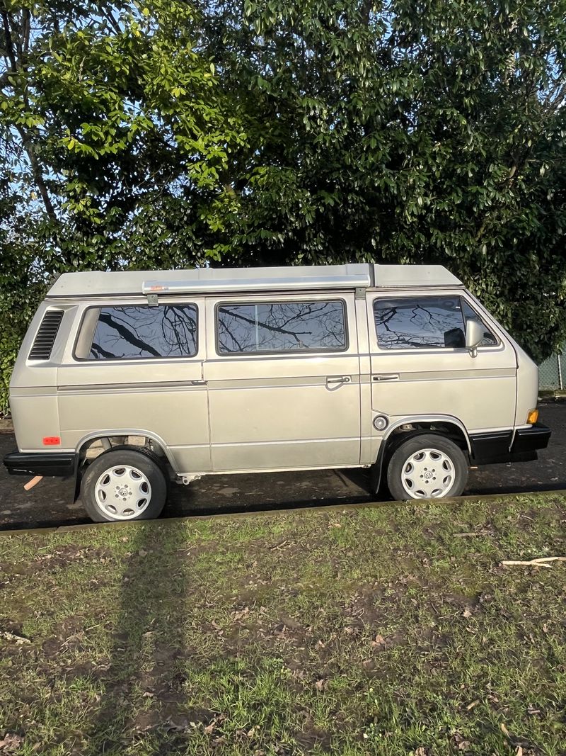 Picture 1/10 of a 1991 Volkswagen Westfalia Poptop Van for sale in Portland, Oregon