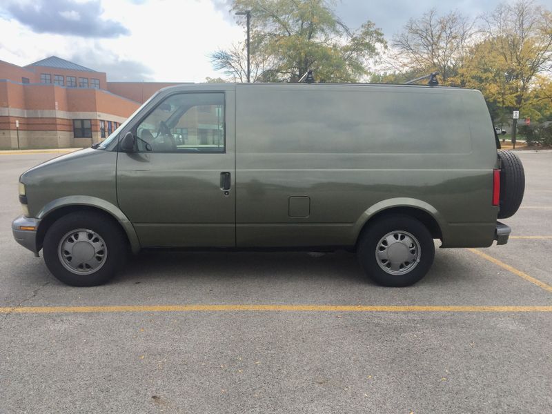 Picture 5/30 of a 2001 Astro Van 4X4 for sale in Bartlett, Illinois