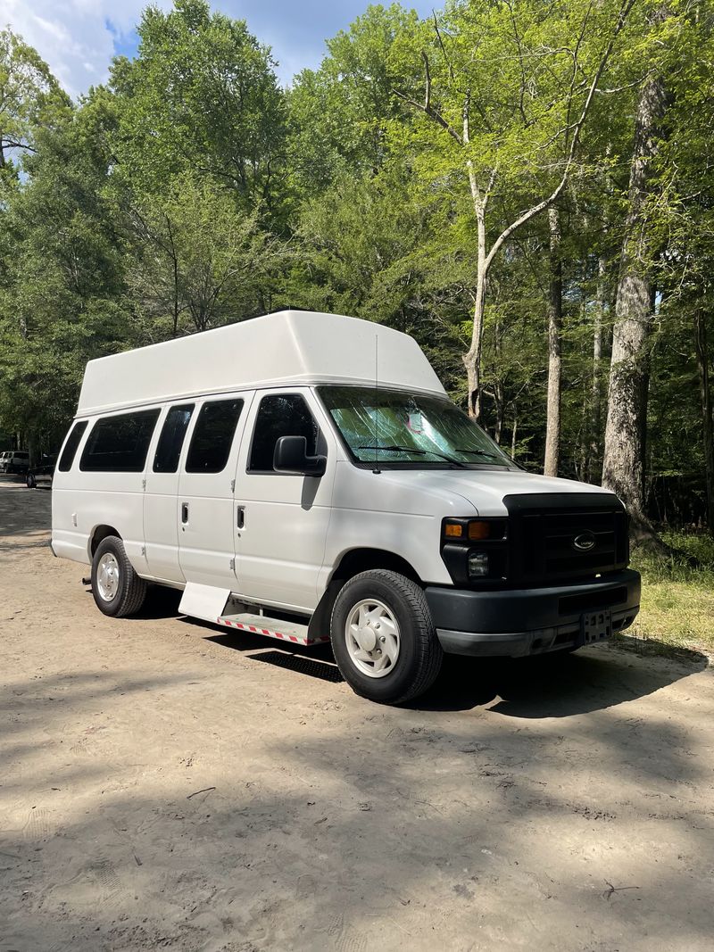 Picture 3/16 of a 2011 Ford E-350 for sale in Citra, Florida