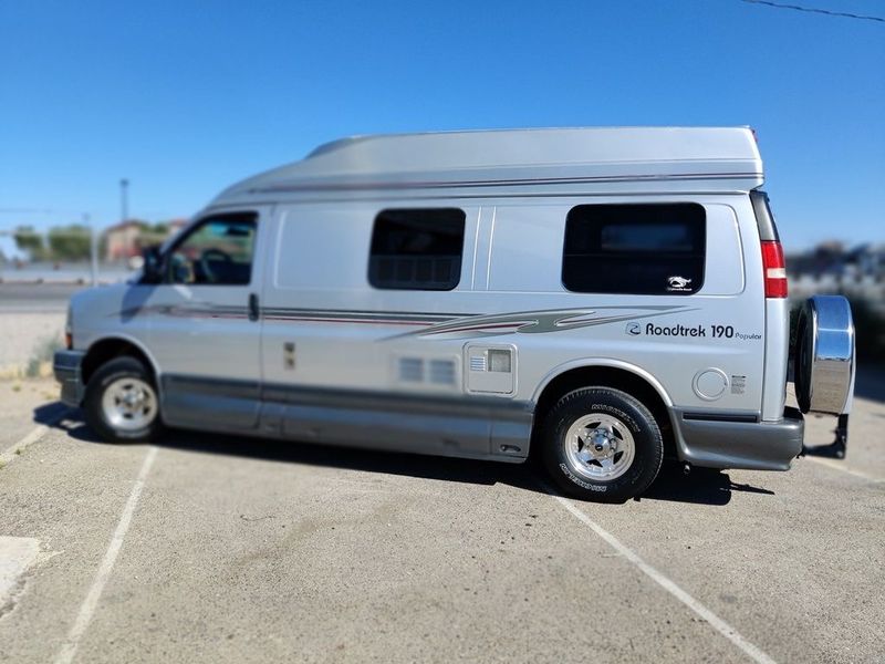 Picture 2/11 of a 2009 Roadtrek Popular 190 For Sale for sale in Tehachapi, California
