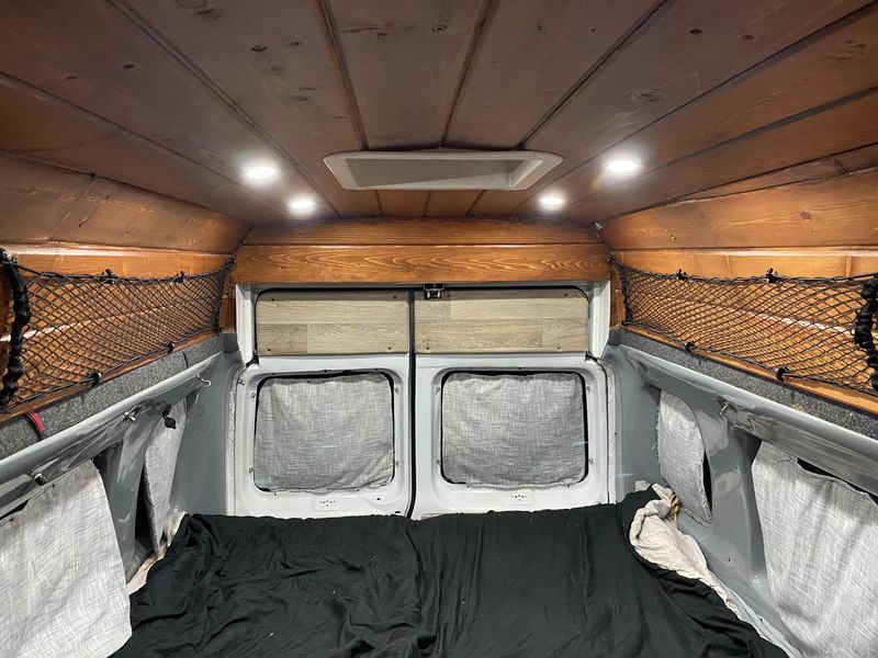 Picture 6/11 of a 2006 ford e250 fully converted Campervan for sale in San Diego, California