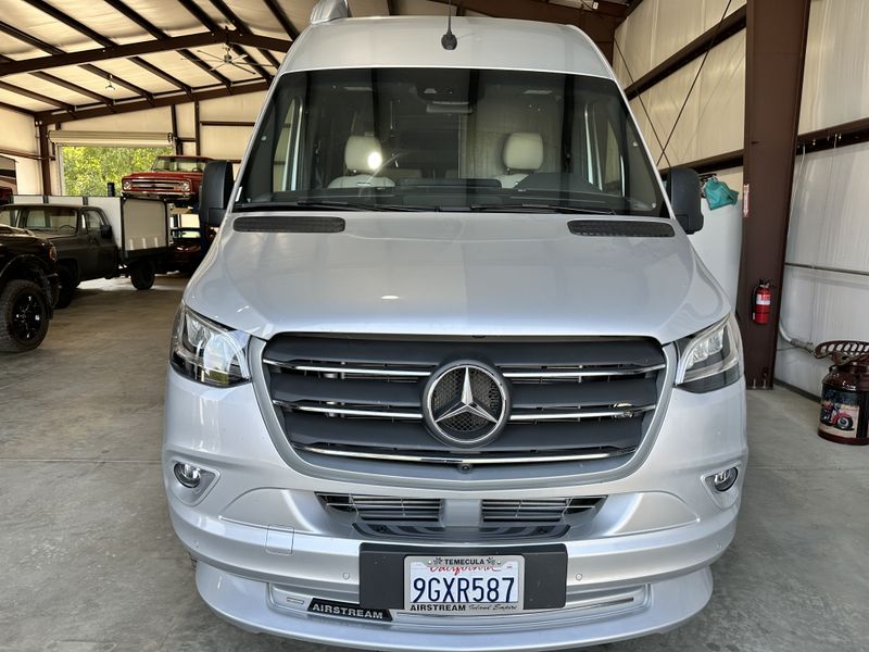 Picture 3/45 of a 2022 Mercedes Interstate Airstream for sale in Visalia, California