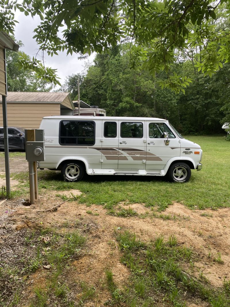 Picture 1/3 of a 1993 Chevrolet g20 van  for sale in Cleveland, Texas