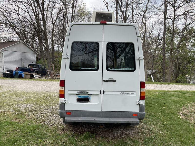 Picture 4/15 of a 2005 Freightliner Sprinter 2500 144 WB high roof for sale in Litchfield, Illinois