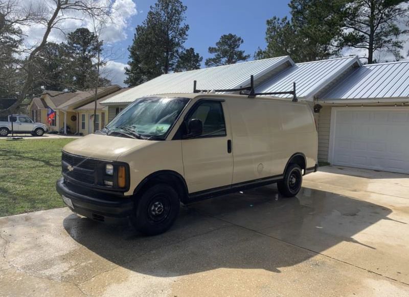 Picture 1/3 of a Beautiful 2000 Chevvy camper van (passenger 2500) for sale in Kingsland, Georgia
