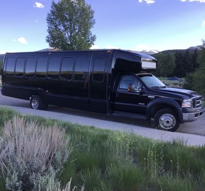 Photo of a Camper for sale: rare factory 4x4 2006 Ford F-550 Krystal Koach shuttle bus