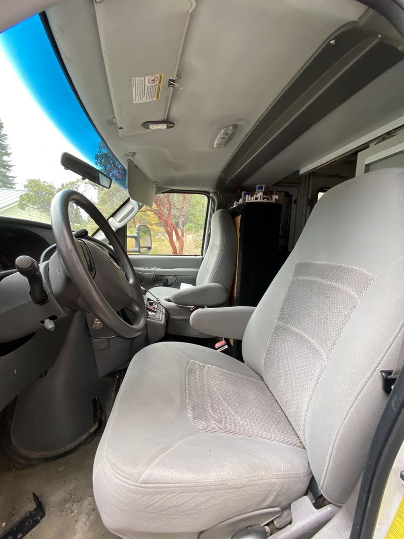 Picture 4/8 of a 2006 FORD SUPER DUTY E-450 AMBULANCE (READY TO CONVERT) for sale in Mount Shasta, California