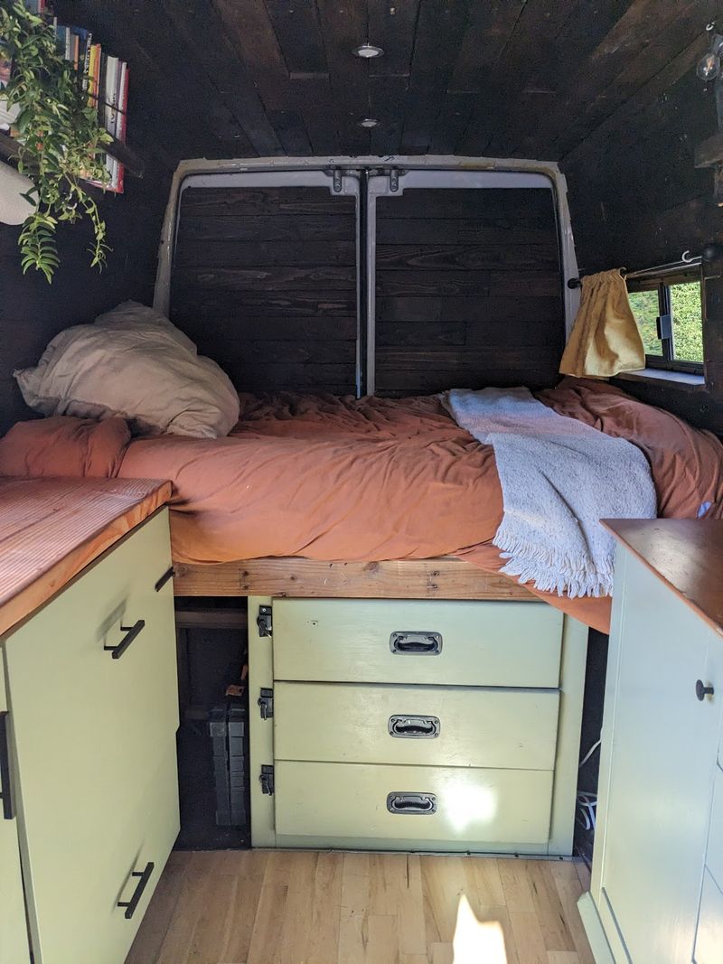 Picture 4/10 of a Cozy van Home for sale in Seattle, Washington