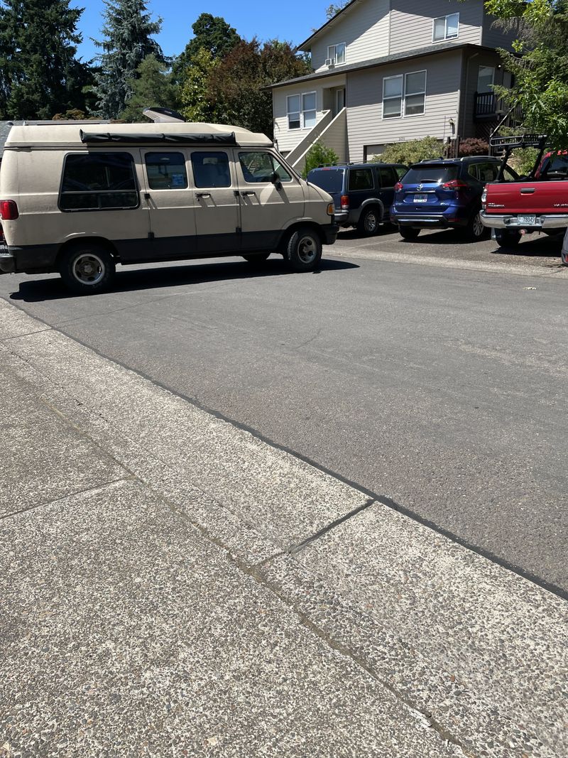 Picture 4/11 of a 2002 Volkswagen Eurovan pop up camper for sale in Bend, Oregon