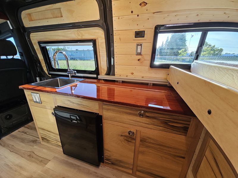 Picture 5/24 of a 2500 Mercedes-Benz Sprinter for sale in Eugene, Oregon