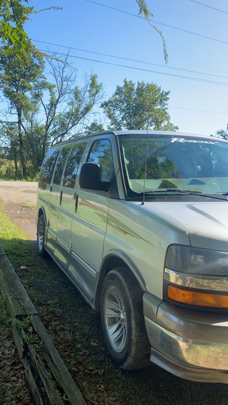 Picture 2/10 of a 2004 1500 Chevy express van  for sale in Shady Point, Oklahoma