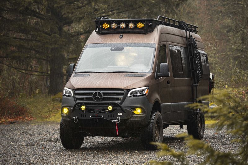 Picture 1/24 of a NEW luxury Sprinter 170 w/wet bath for sale in North Bonneville, Washington