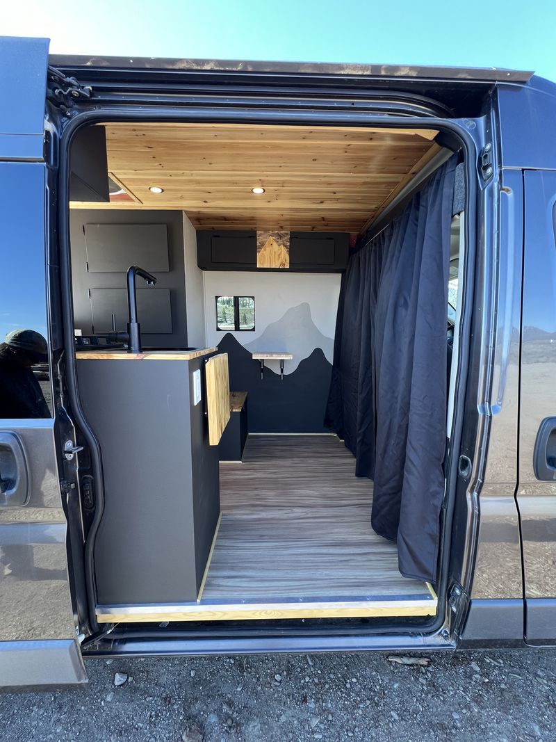 Picture 4/10 of a 2018 ram pro master 2500 high roof for sale in Mammoth Lakes, California