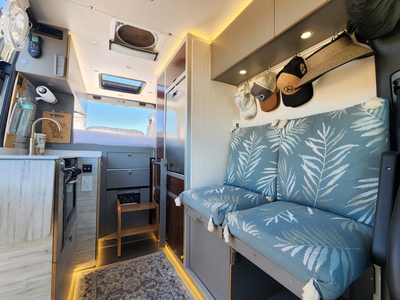 Picture 3/30 of a 4×4 144wb Mercedes Sprinter Glamp Camper for sale in Long Beach, California