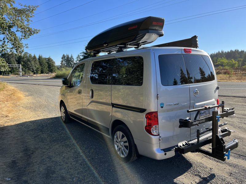 Nissan NV200 Campervan w/Heater - 2 person / Free 4G Wi-Fi box