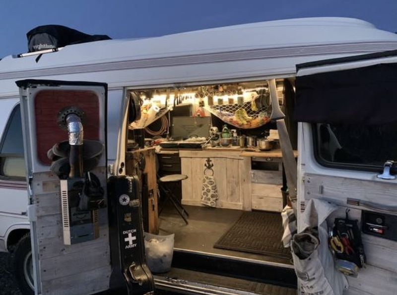 Picture 2/9 of a Live-aboard classic g20 campervan for sale in Seattle, Washington