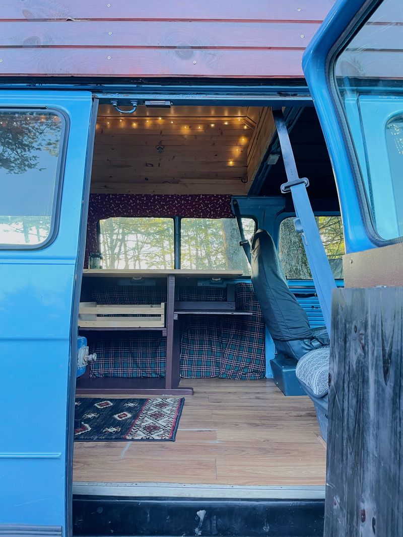 Picture 4/8 of a 1996 Chevy G-30 Camper Van for sale in Beaverton, Oregon