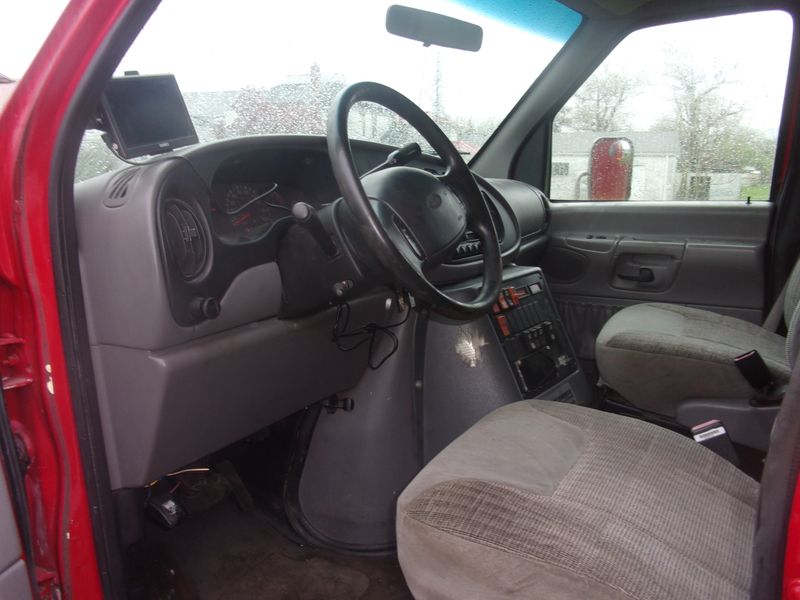 Picture 3/17 of a 1998 Ford E350 Ambulance RV Conversion for sale in Galion, Ohio