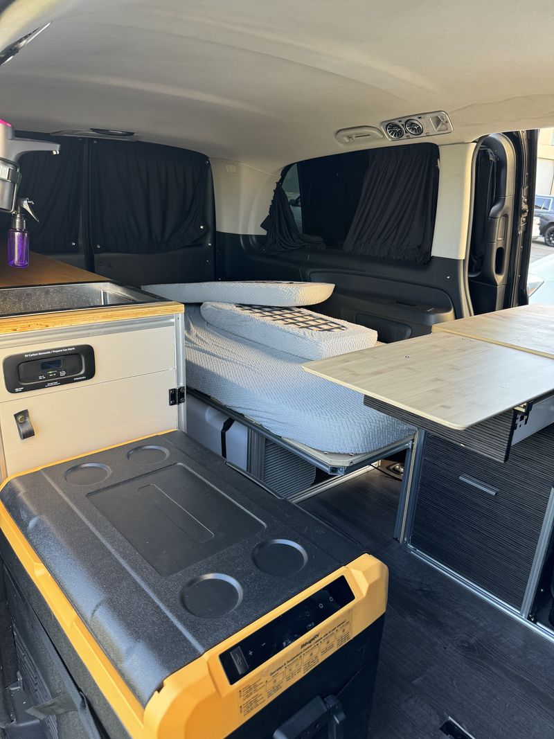 Picture 2/20 of a 2018 Mercedes Metris Luxury Stealth Camper for sale in Monrovia, California