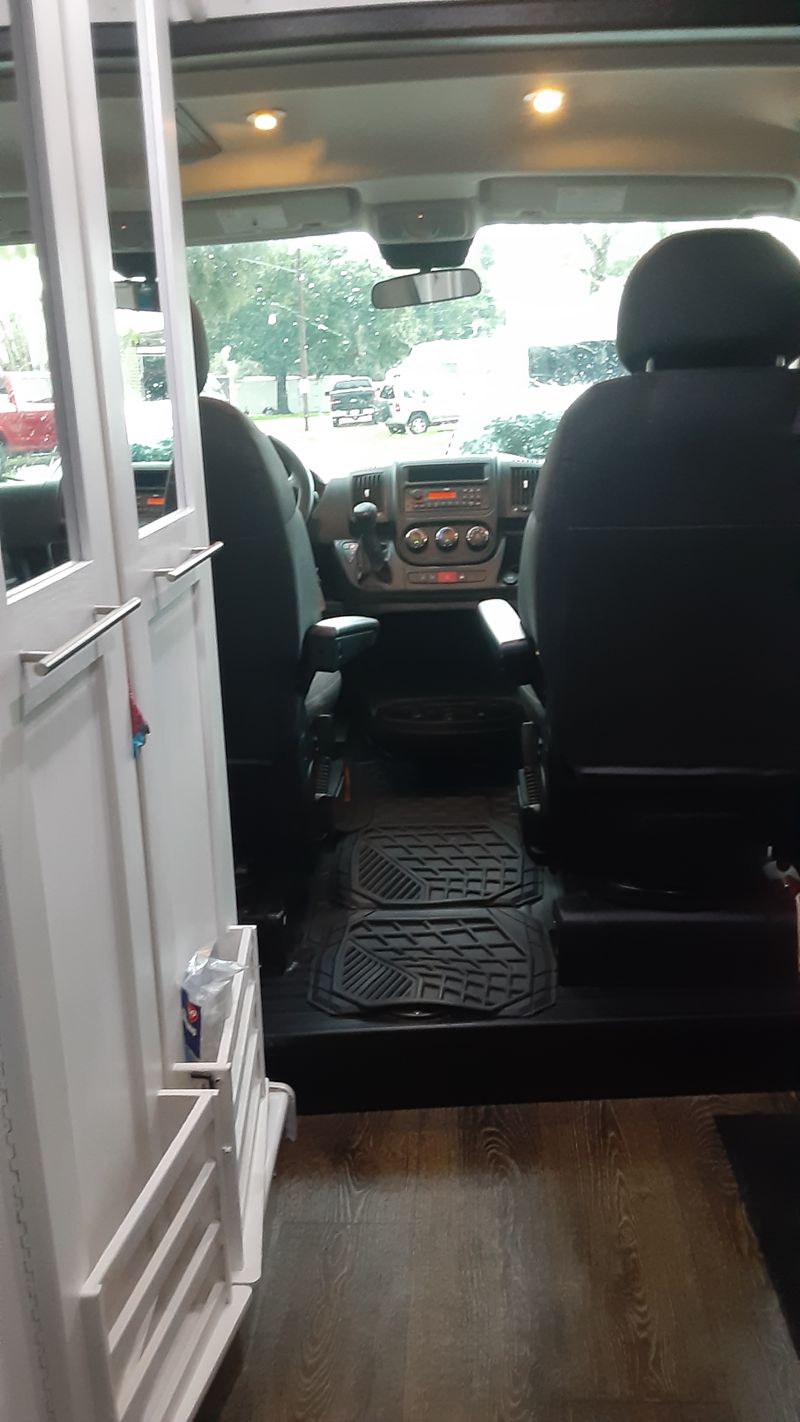 Picture 2/18 of a 2018 Roadtrek Simplicity SRT  for sale in Bradenton, Florida