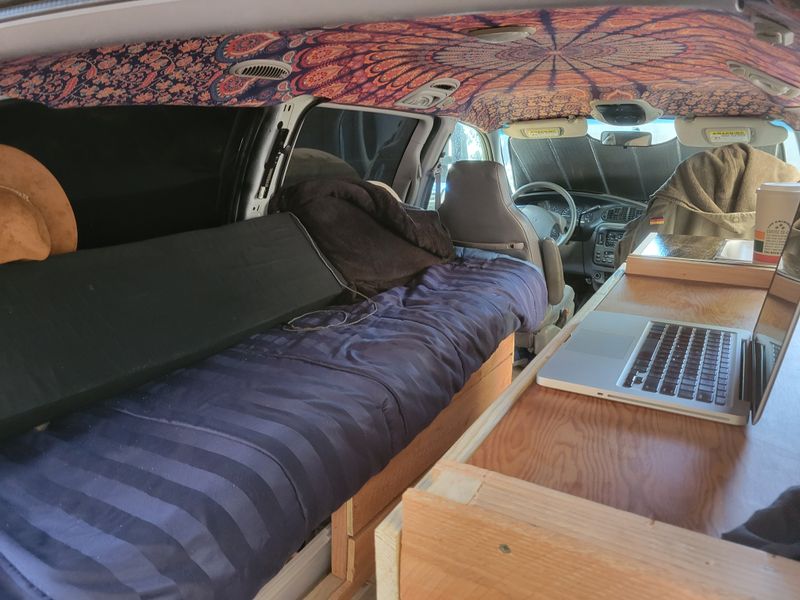 Picture 2/14 of a 1996 Dodge Grand Caravan for sale in Marina Del Rey, California