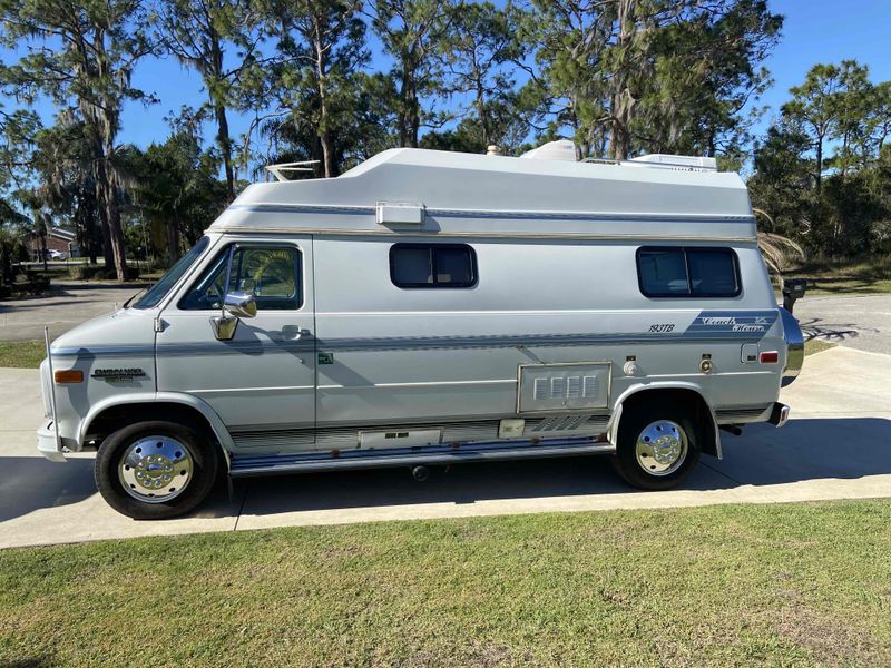 Picture 6/14 of a 1992 Chevy Coach House Class B Campervan for sale in Sebring, Florida