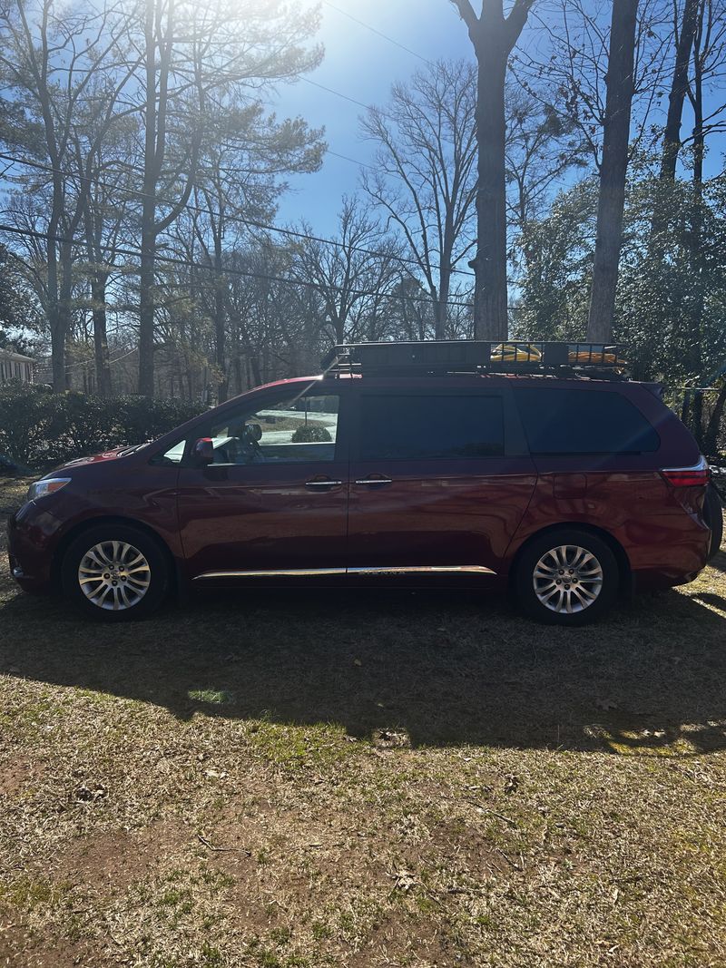 Picture 2/16 of a 2017 Toyota Sienna XLE Campervan for sale in Greenville, South Carolina