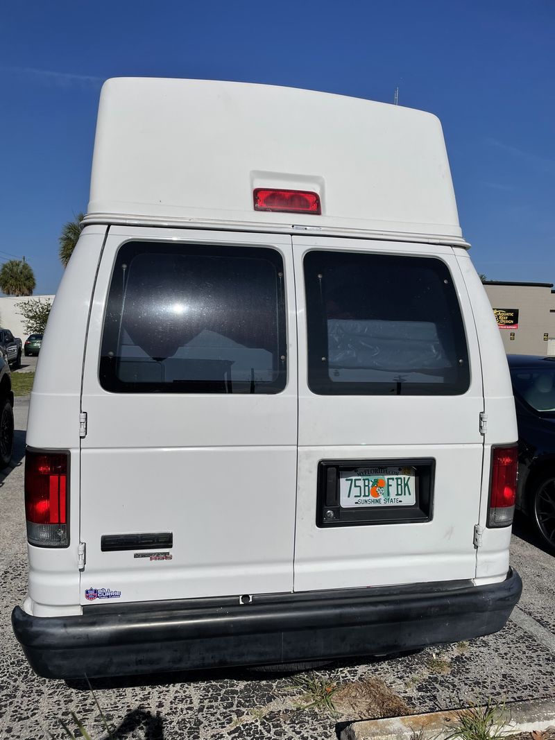 Picture 5/17 of a 2011 Ford E-350 for sale in Citra, Florida