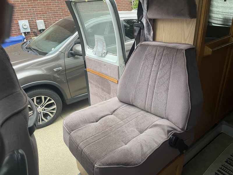 Picture 4/23 of a 2002 Roadtrek 190 for sale in Corydon, Indiana