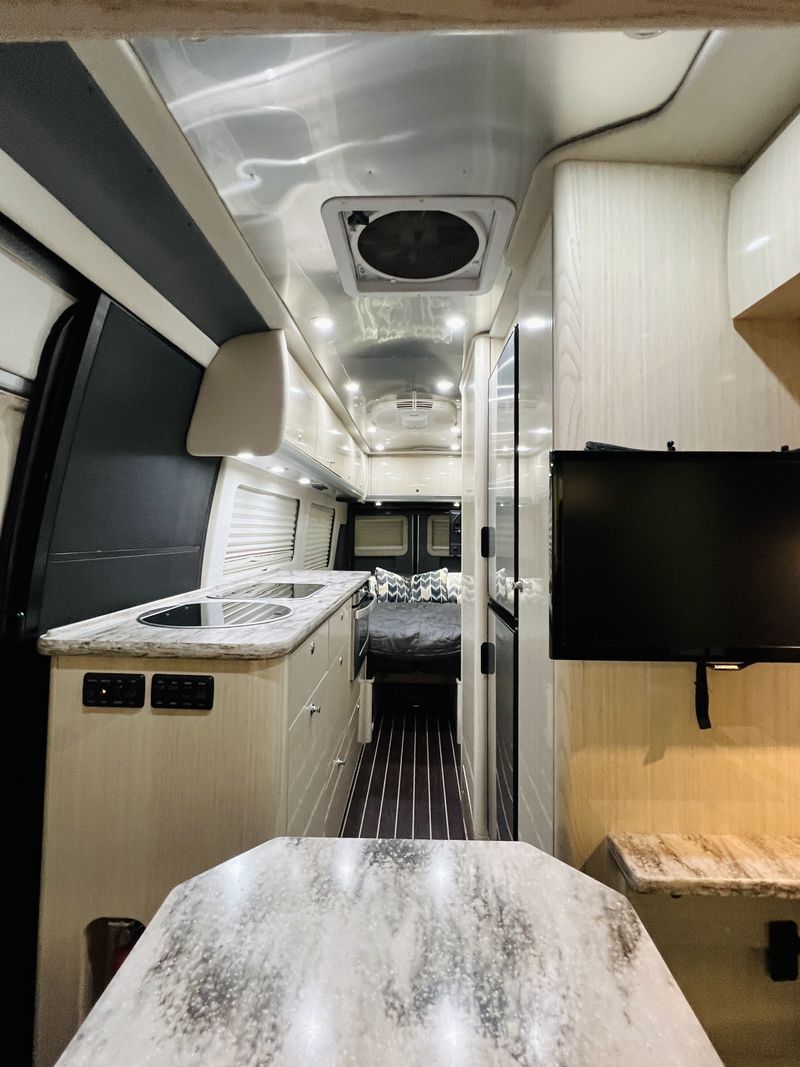 Picture 5/26 of a 2015 Airstream Interstate Grand Tour for sale in Bainbridge Island, Washington