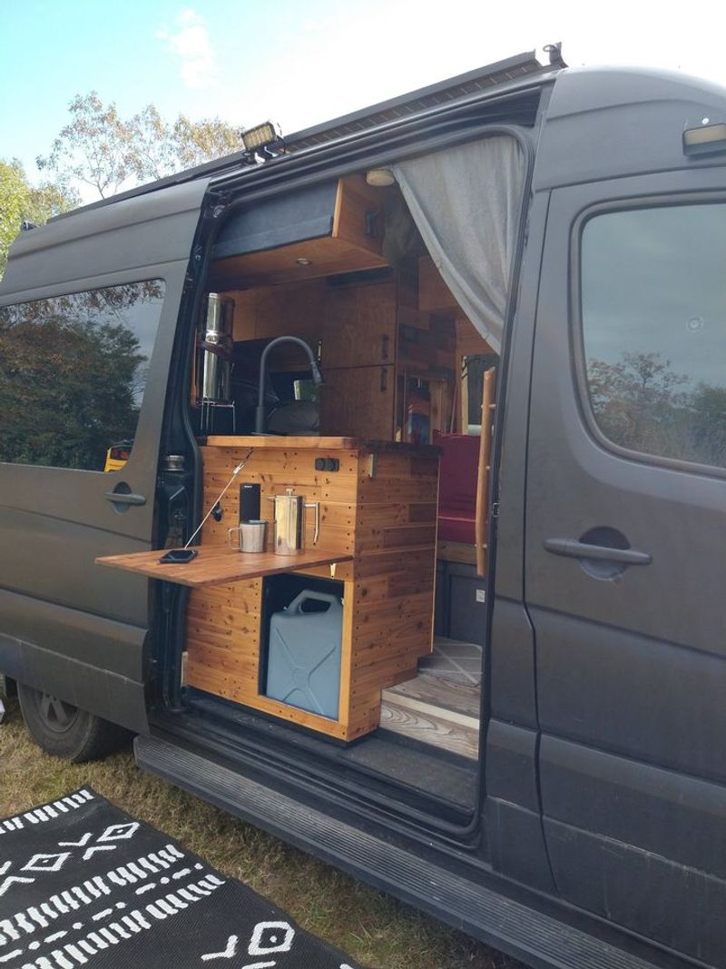 Picture 5/18 of a 2014 Mercedes-Benz Sprinter 2500 for sale in Jesup, Georgia